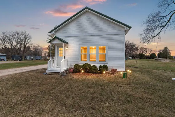 N9003 LAKESHORE DRIVE, Van Dyne, WI 54979