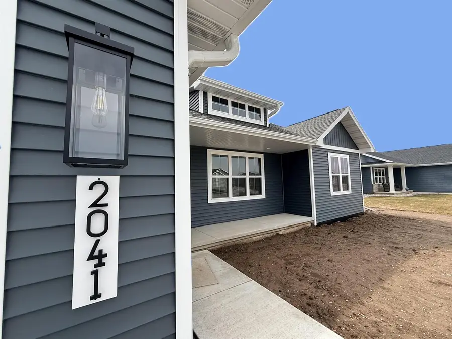 2041 BEAR PAW TRAIL, Kaukauna, WI 54130 - #2