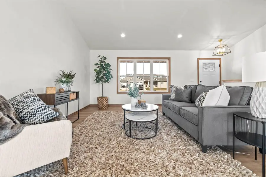 2041 BEAR PAW TRAIL, Kaukauna, WI 54130 - #3