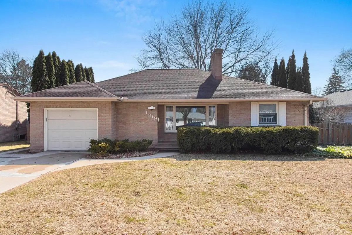 1319 OREGON STREET, Green Bay, WI 54303 - #1