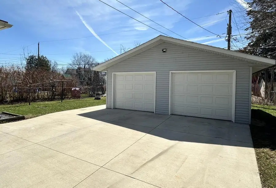 16 E 11TH STREET, Fond Du Lac, WI 54935 - #3