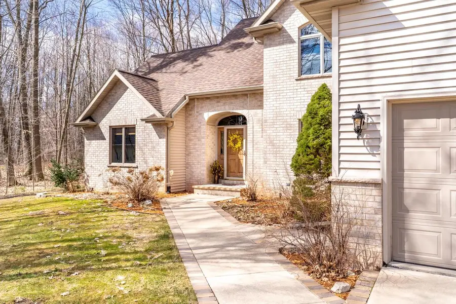 1825 PINE TREE COURT, Luxemburg, WI 54217 - #2