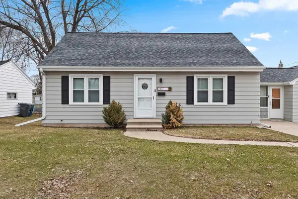 3107 S WEBSTER AVENUE, Green Bay, WI 54301