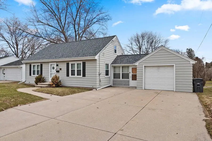 3107 S WEBSTER AVENUE, Green Bay, WI 54301 - #2