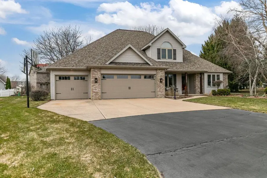 3113 PARK LAWN COURT, Appleton, WI 54911 - #2
