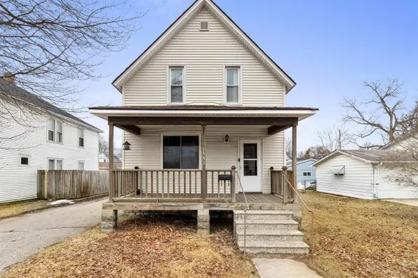 1533 PIERCE AVENUE, Marinette, WI 54143