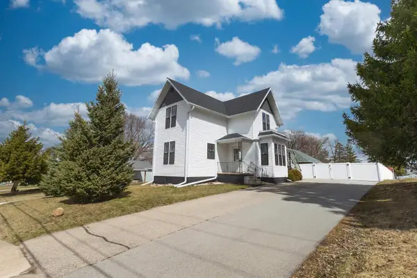 318 S MILL STREET, Hortonville, WI 54944