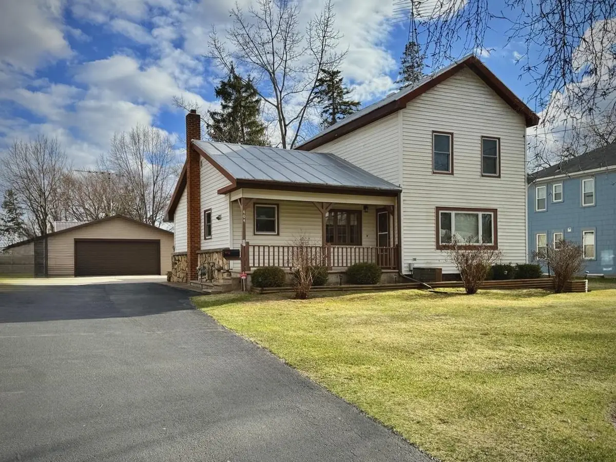 404 BROADWAY, Berlin, WI 54923 - #1