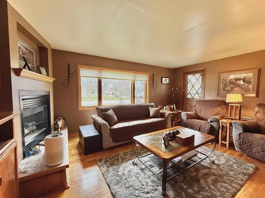 404 BROADWAY, Berlin, WI 54923 - #2