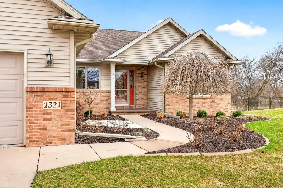 1321 SHOOTING STAR DRIVE, Neenah, WI 54956 - #2