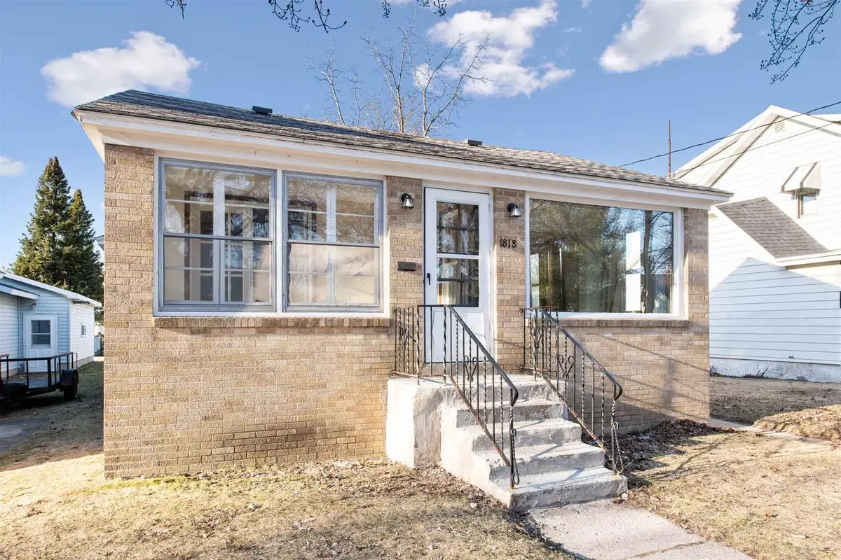 1818 THOMAS STREET, Marinette, WI 54143 - #1