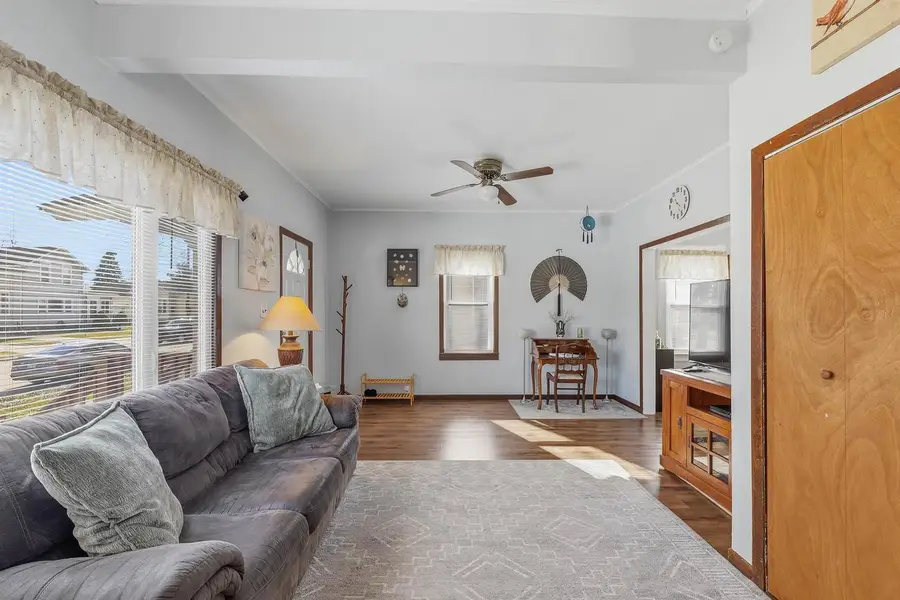 316 E LINCOLN AVENUE, Oshkosh, WI 54901 - #3