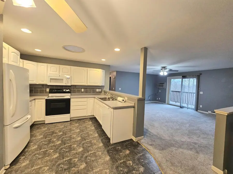 231 A COUNTRY SIDE COURT, Waupaca, WI 54981 - #3