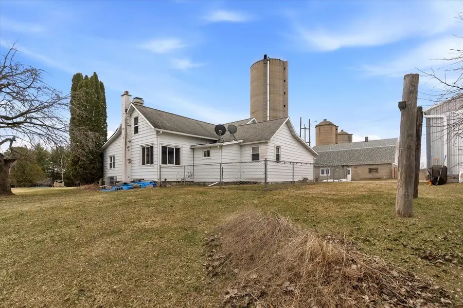 6864 COUNTY RD J, Oconto, WI 54153 - #2