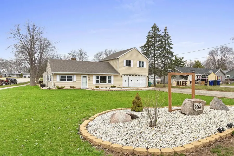 2068 LOST DAUPHIN ROAD, De Pere, WI 54115 - #2