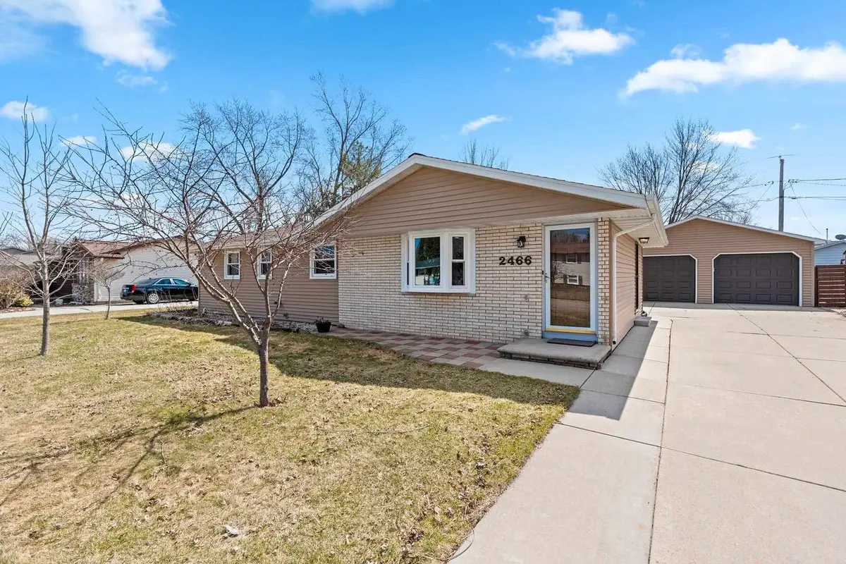 2466 PECAN STREET, Green Bay, WI 54311 - #1