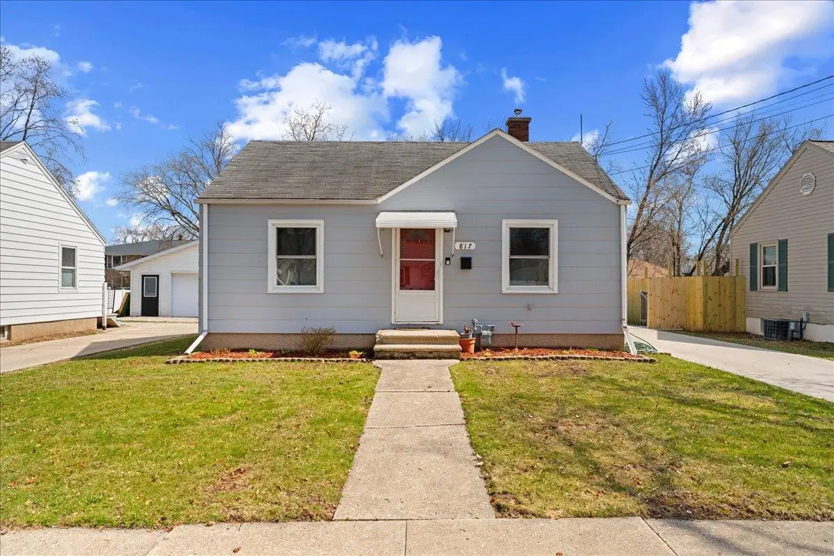 817 15TH AVENUE, Green Bay, WI 54304 - #1