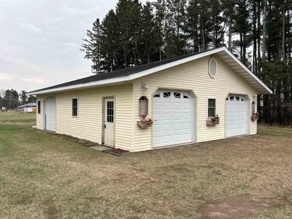 525 SUMMIT STREET, Wild Rose, WI 54984