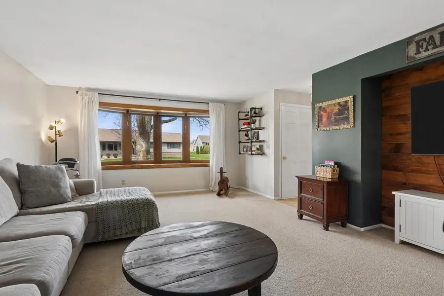 445 LA VESTA COURT, Brillion, WI 54110 - #2