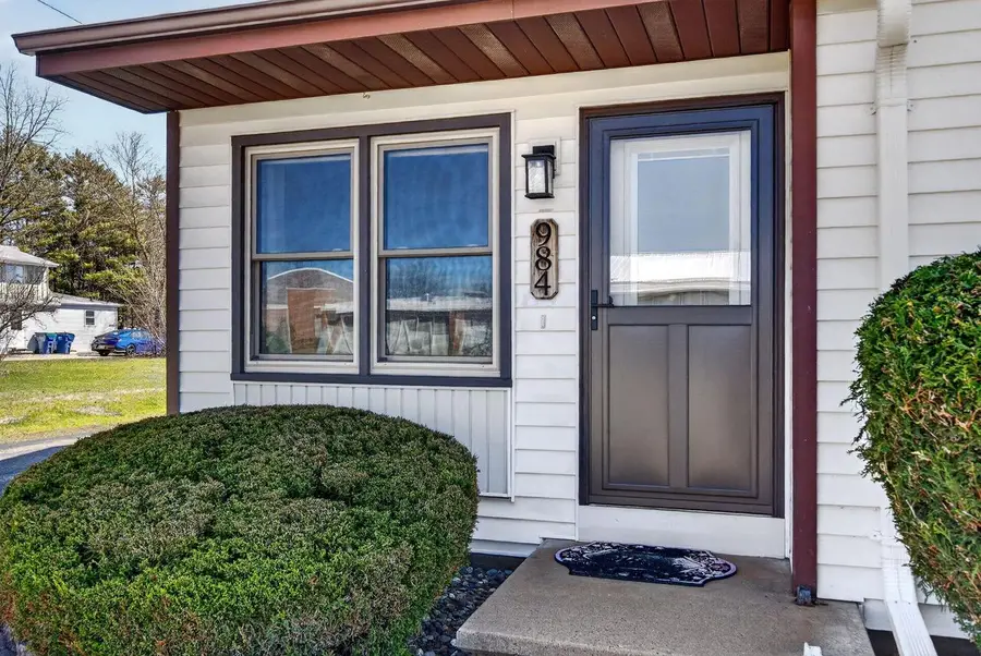 984 TULLAR ROAD  #17, Neenah, WI 54956 - #2