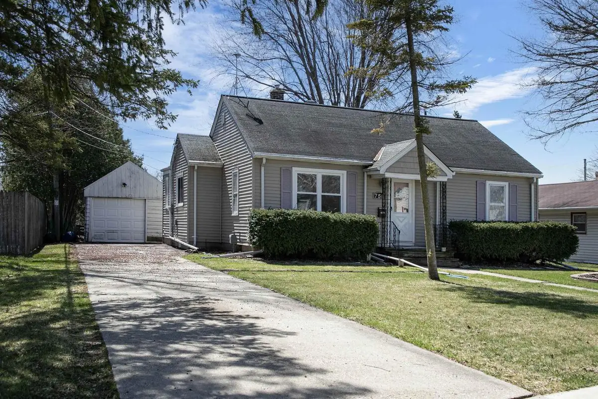 758 MADISON STREET, Neenah, WI 54956 - #1