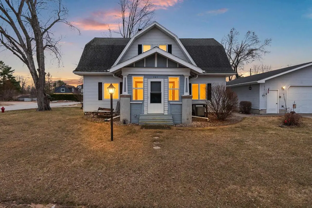 701 E PLEASANT STREET, Gresham, WI 54128 - #1