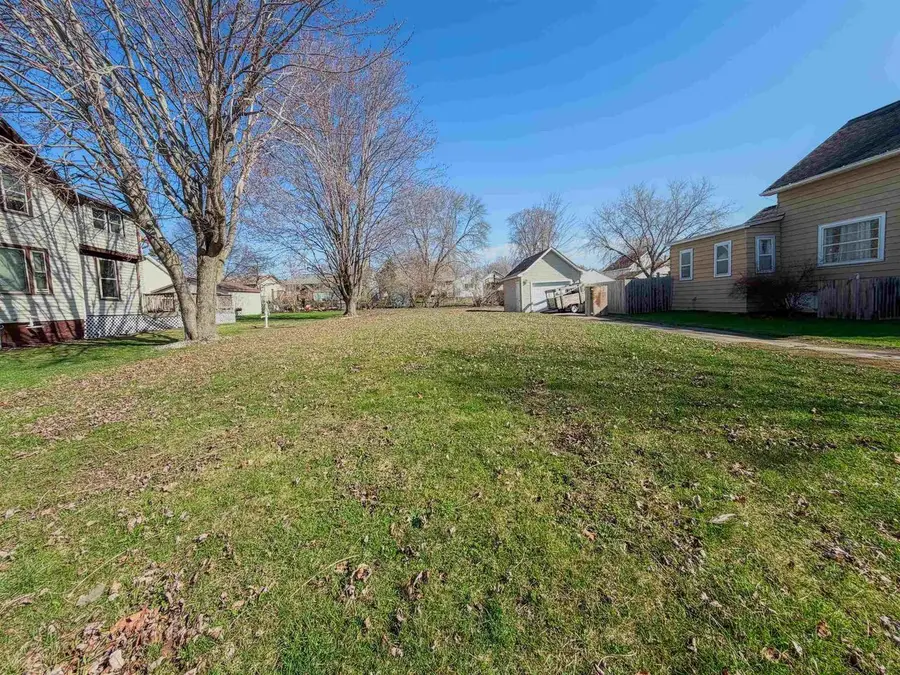 812 BROAD STREET, Menasha, WI 54952 - #3