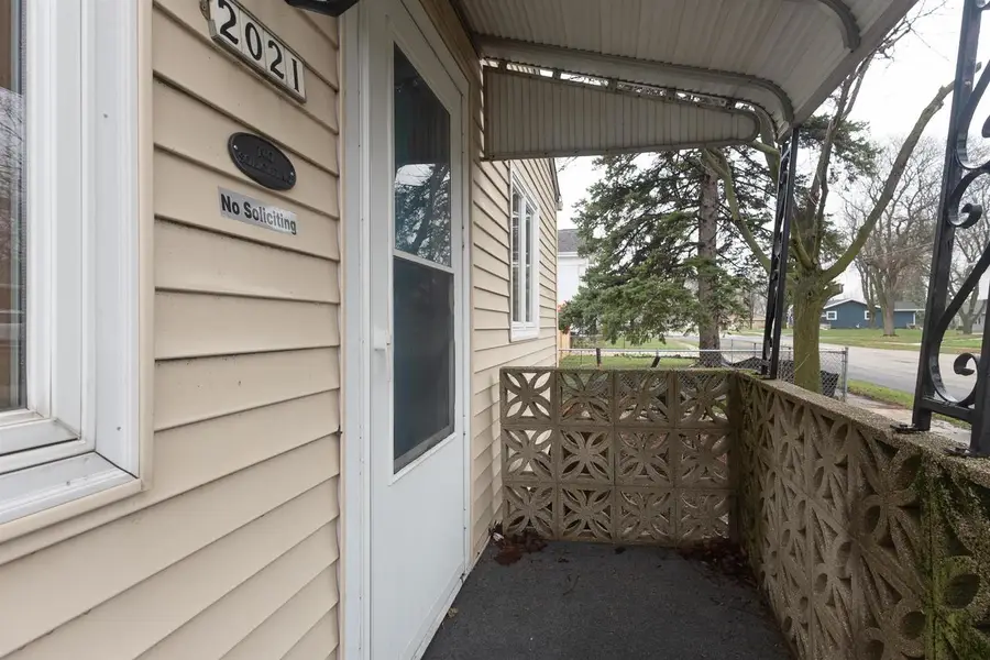 2021 SHERIDAN STREET, Oshkosh, WI 54901 - #3