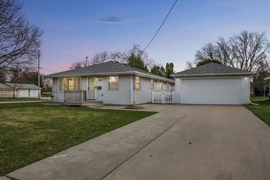 1611 E GLENDALE AVENUE, Appleton, WI 54911 - #2