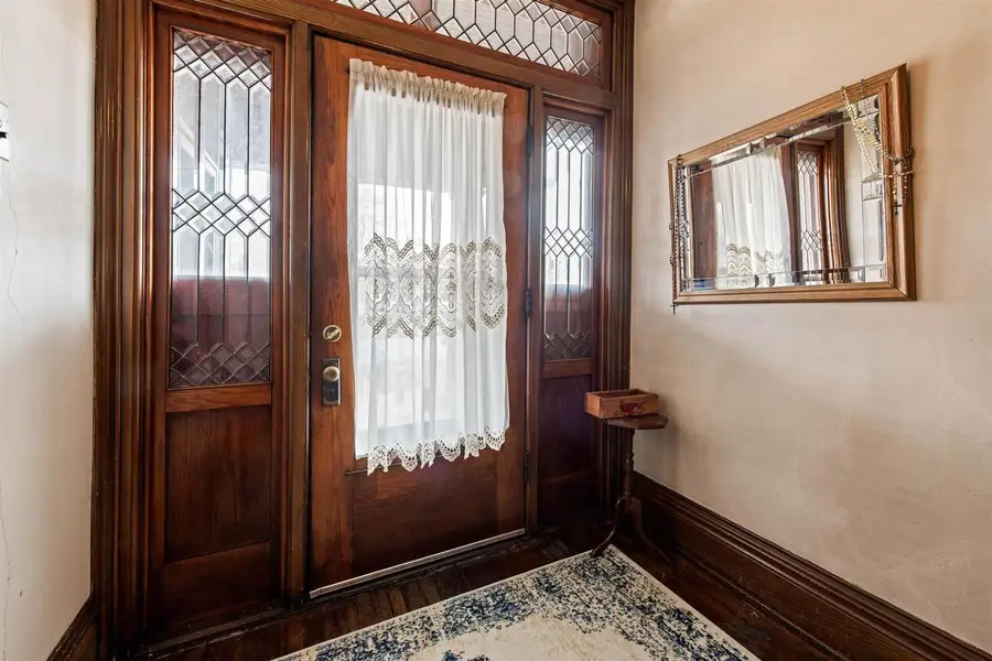 813 8TH AVENUE, Menominee, MI 49858 - #2