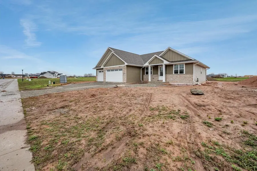 743 ROYAL ST PATS DRIVE, Wrightstown, WI 54180 - #2