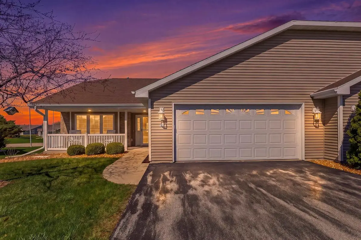 35 YORKSHIRE DRIVE, Fond Du Lac, WI 54935 - #1