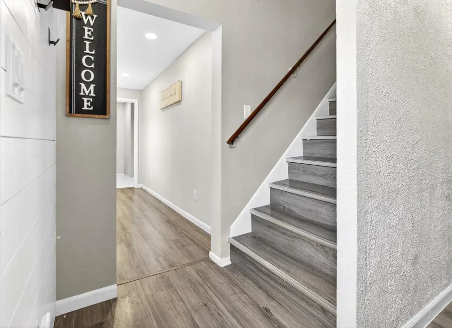 327 W 7TH AVENUE, Oshkosh, WI 54902 - #2