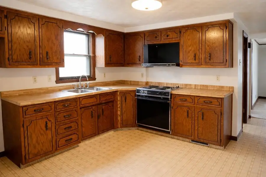 109 E 11TH STREET, Kaukauna, WI 54130 - #2