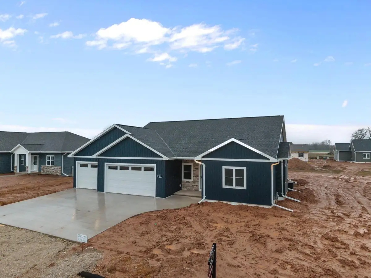 N9259 ANTON STREET, Appleton, WI 54915 - #1