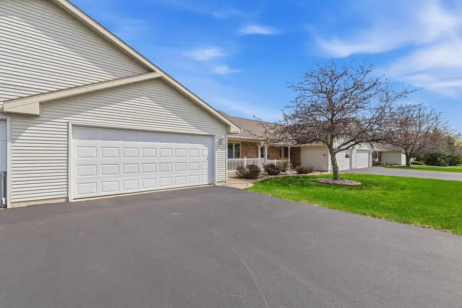 2540 HAVENWOOD DRIVE, Oshkosh, WI 54904 - #3