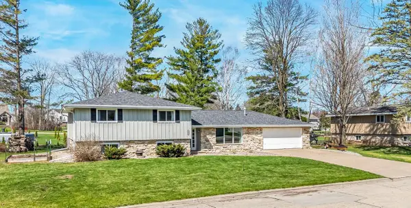 1835 DEXTER STREET, New London, WI 54961