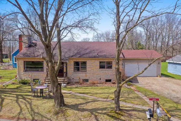 1107 GROSSE ROAD, Little Suamico, WI 54141