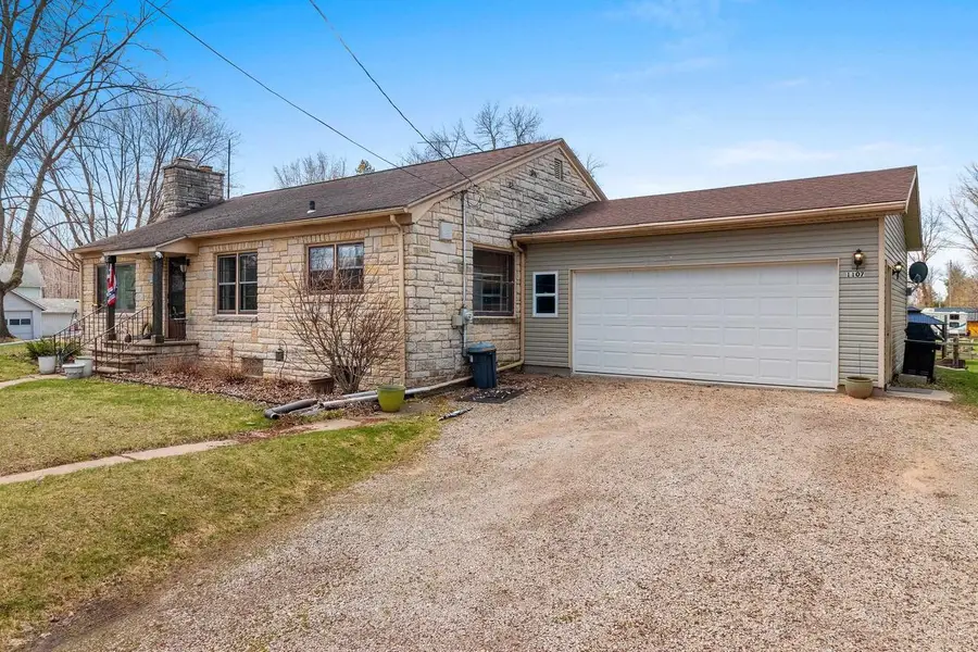 1107 GROSSE ROAD, Little Suamico, WI 54141 - #2