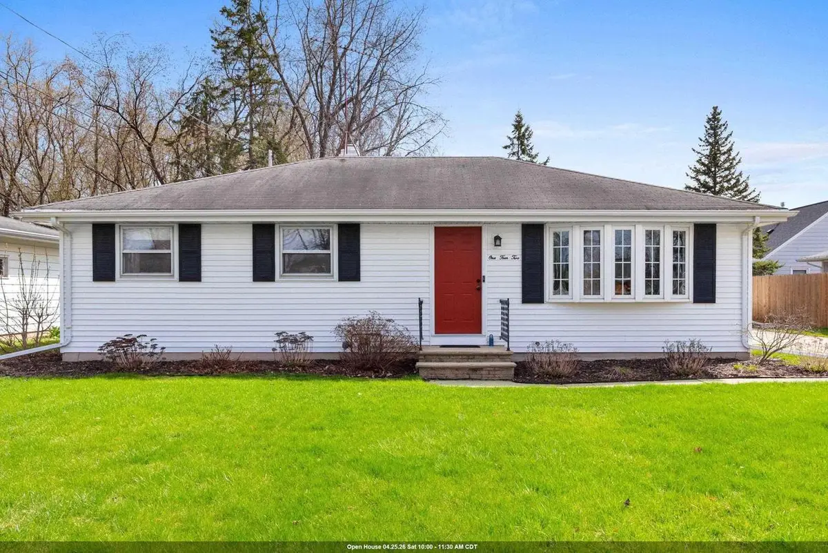 142 W PECKHAM STREET, Neenah, WI 54956 - #1