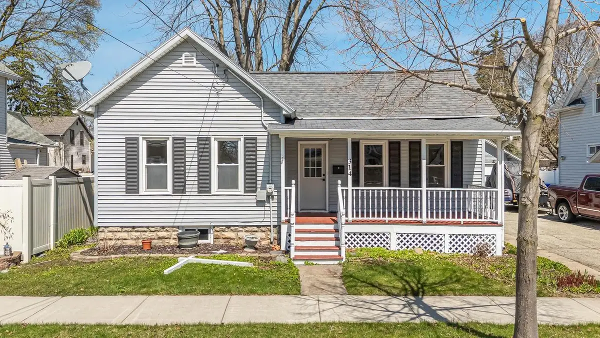 314 E WINNEBAGO STREET, Appleton, WI 54911 - #1