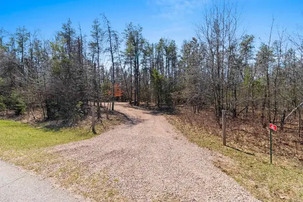 10021 LILLIAN DRIVE, Suring, WI 54174