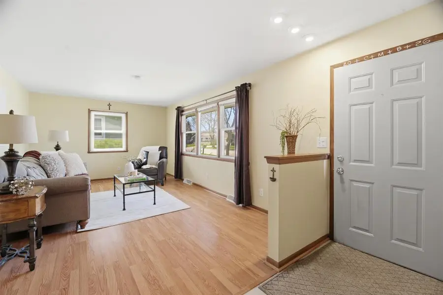 612 S MATTHIAS STREET, Appleton, WI 54915 - #2