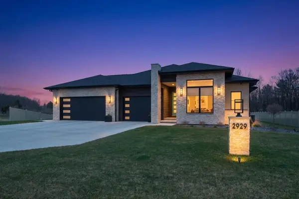 2929 CREEKWOOD DRIVE, Green Bay, WI 54311