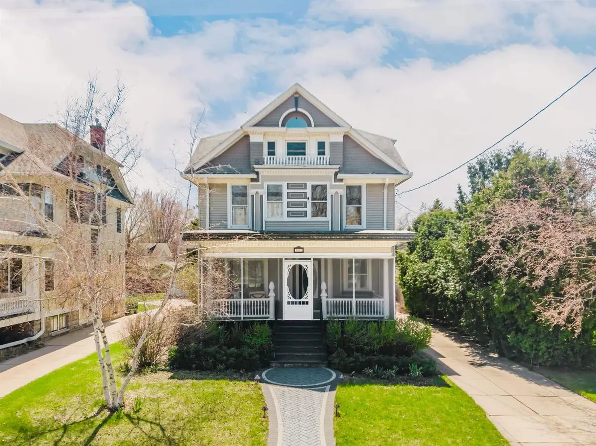 1021 WASHINGTON AVENUE, Oshkosh, WI 54901 - #1