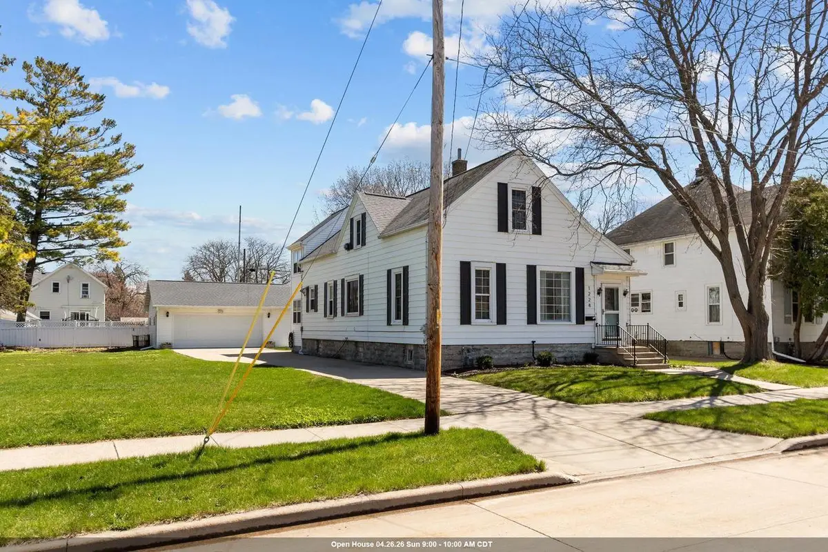 1224 EASTMAN STREET, Oshkosh, WI 54901 - #1
