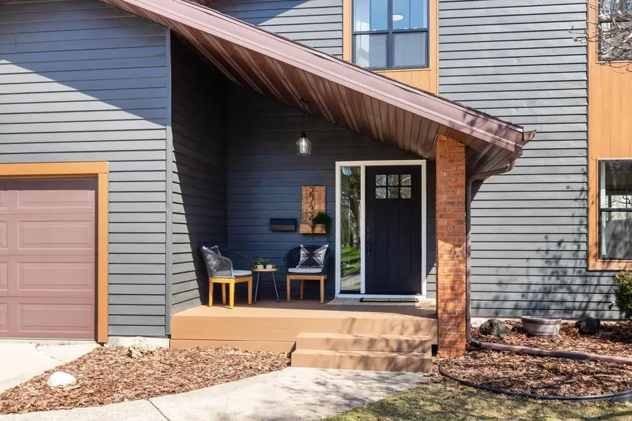 2734 N BEECHWOOD COURT, Appleton, WI 54911 - #3