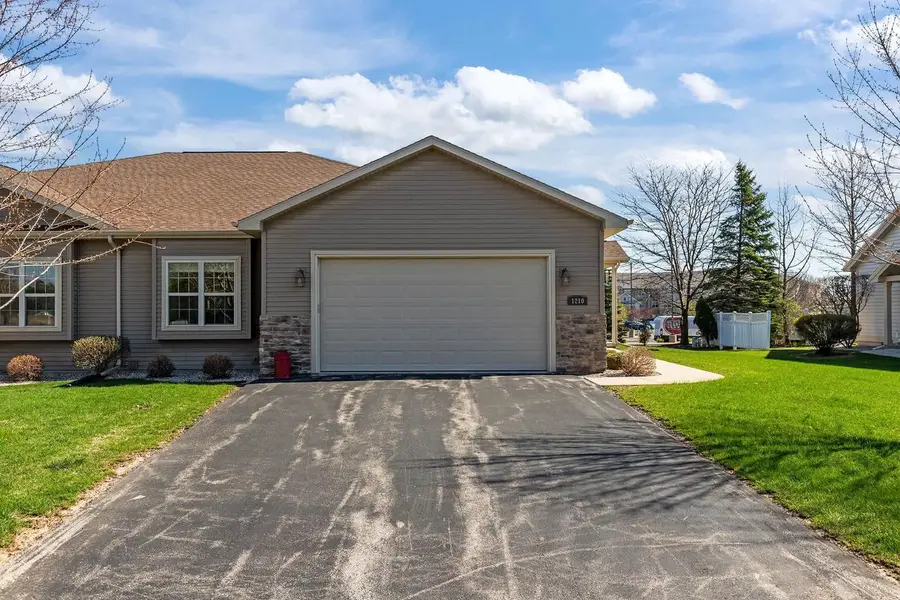 1210 CAMERON CIRCLE, Neenah, WI 54956 - #3