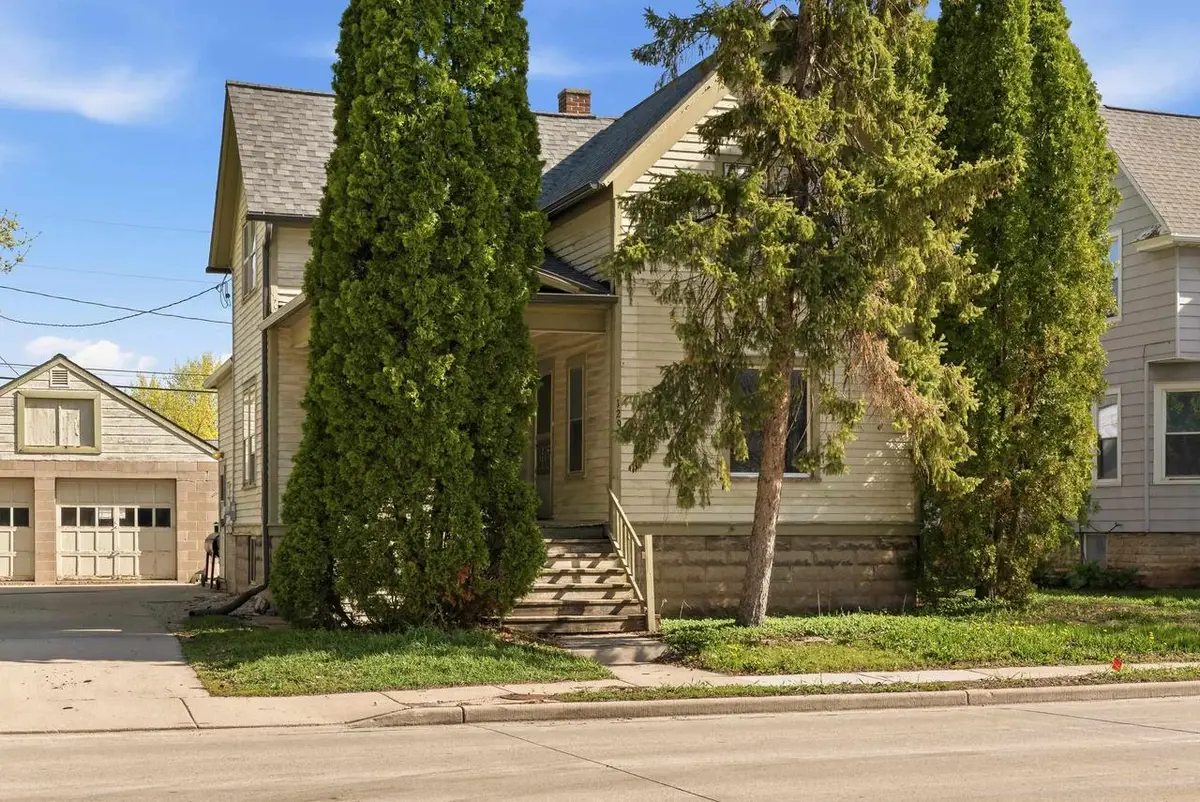 129 E JOHNSON STREET, Fond Du Lac, WI 54935 - #1