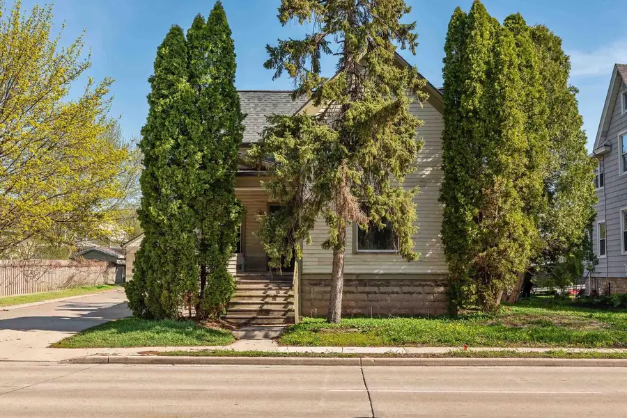 129 E JOHNSON STREET, Fond Du Lac, WI 54935 - #2